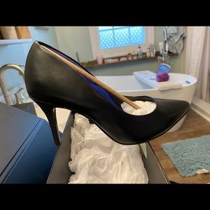 Antonia St. New York black heels